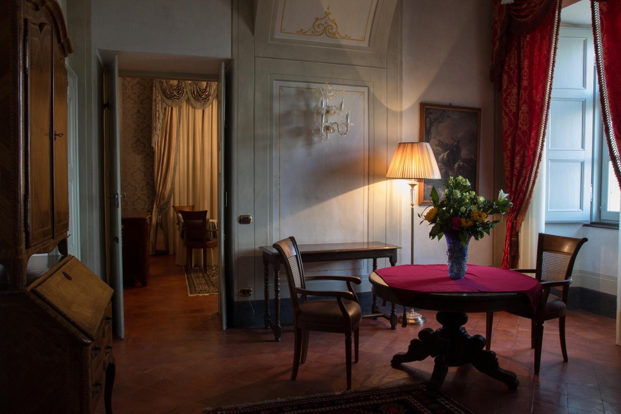 Hotel Castello Di Guarene Zimmer foto
