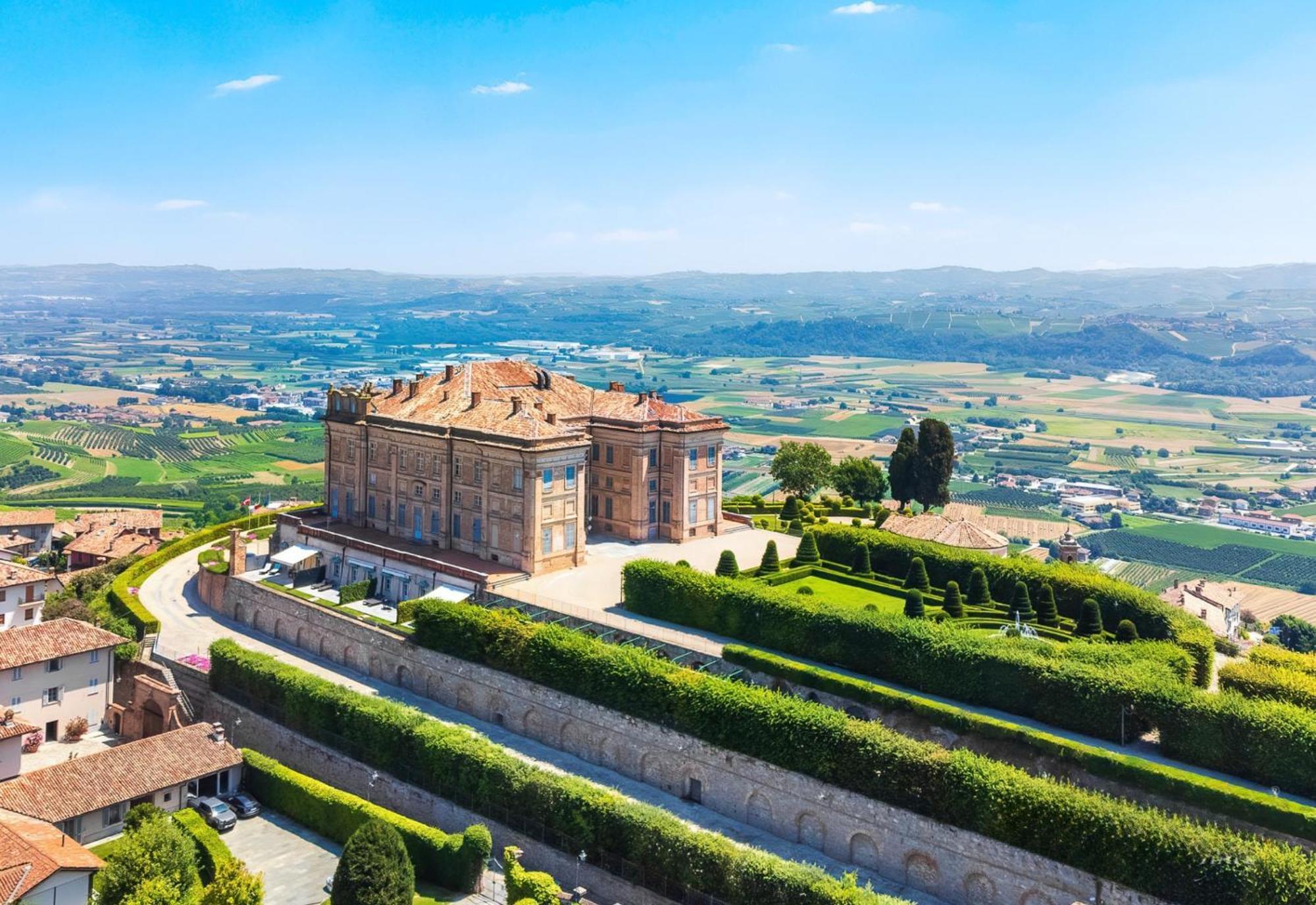 Hotel Castello Di Guarene Exterior foto